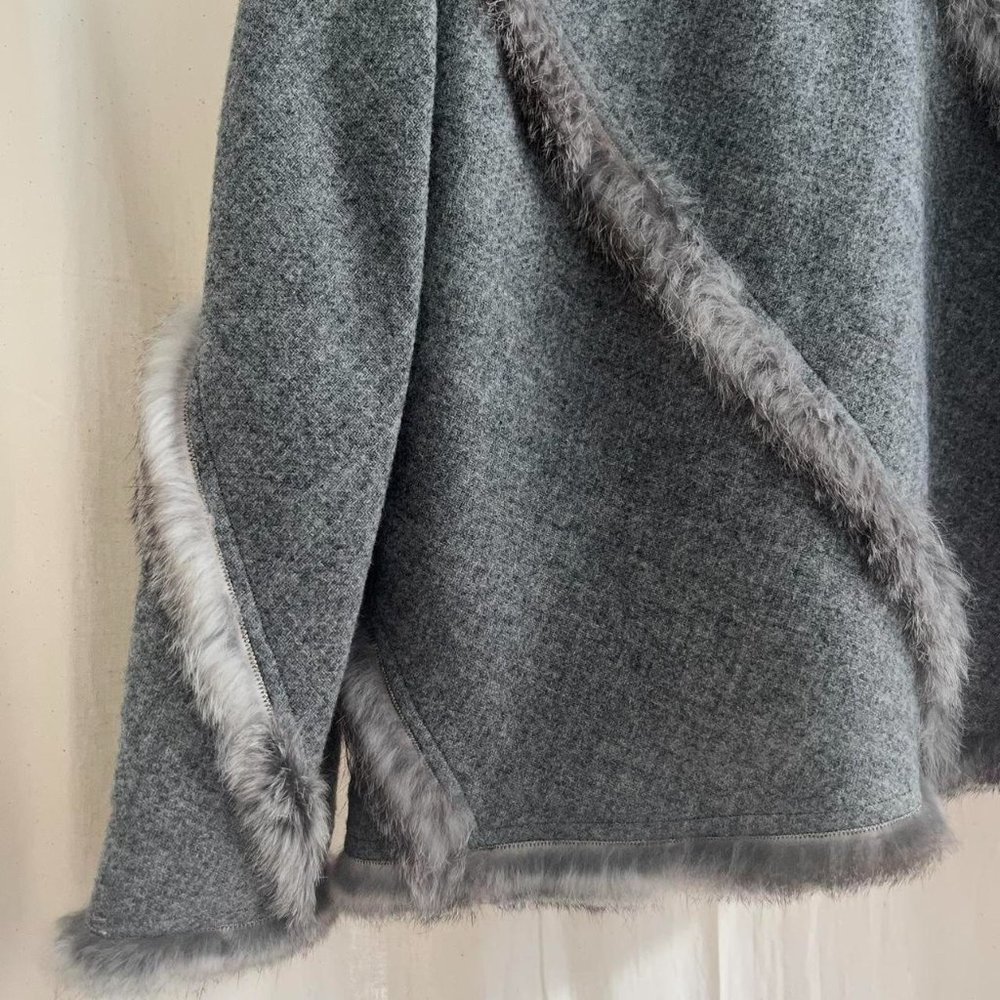 Nina Ricci fur jacket - Picture 6 of 10